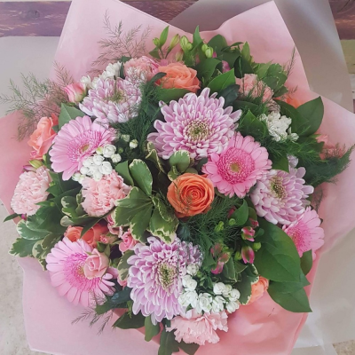 Pretty In Pink - A Selection of Shades of Pink Hand tied in Water, Contents May Vary