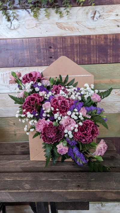 Little Letter of Love - A Small Floral Arrangement in foam to fit in a envelope container

Colours and Flowers can be left down to us!