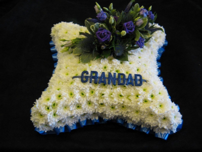 Based Cushion - ****Please allow 3-4 days for the design to be produced****

 

12 inch from £90.00

15 inch from £105.00

18 inch from £115.00

21 inch from £125.00
23 inch from £175.00

 

Available with ribbon or foliage edging.

This and colours can be requested in the special instruction